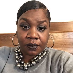 Meet your Posher, Adrienne